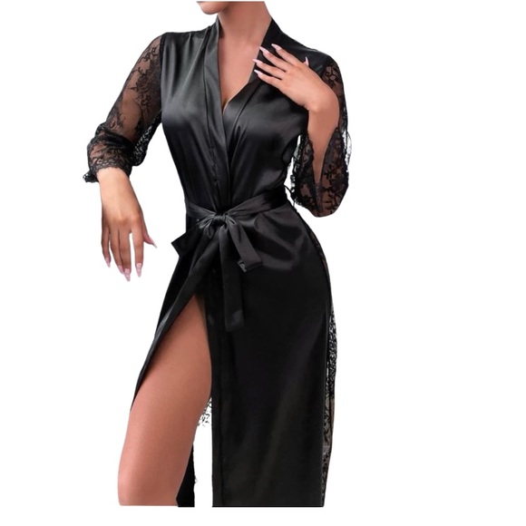 Elegant Satin Lace Styled Robe - Picture 4 of 5